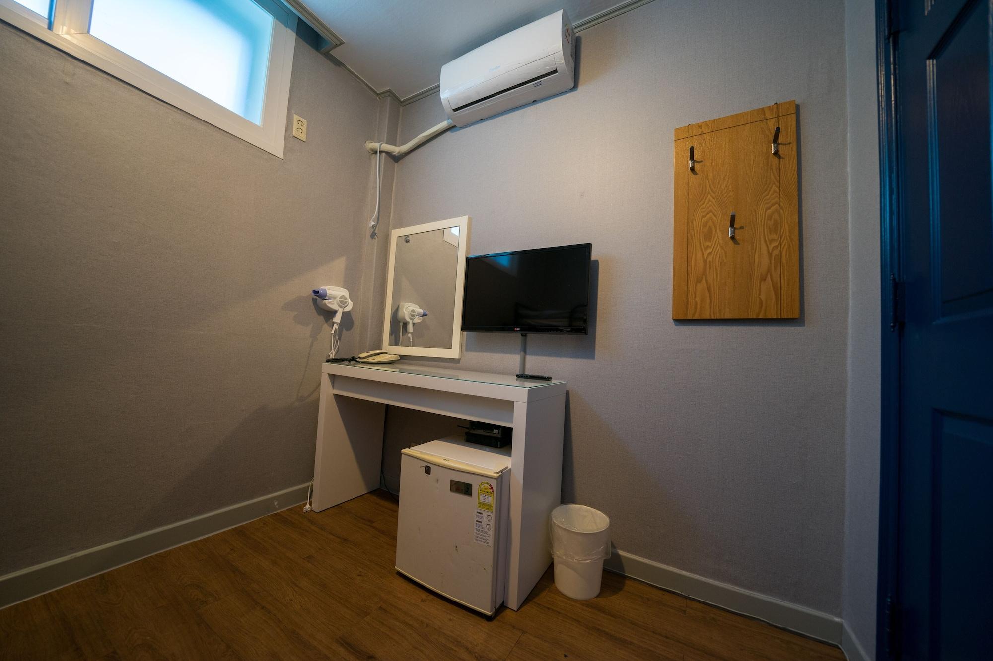 Beewon Hostel Seoul
