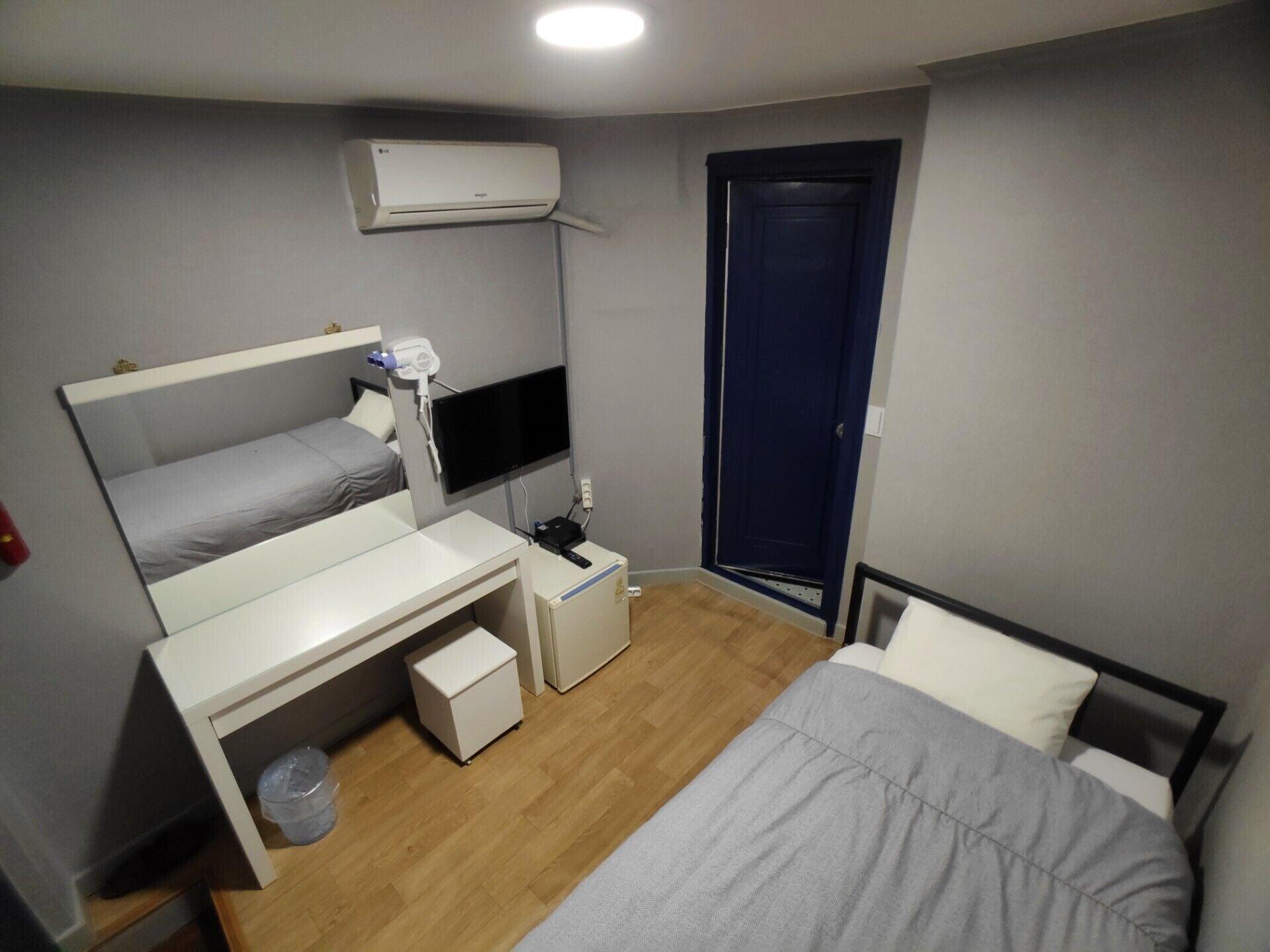 Beewon Hostel Seoul