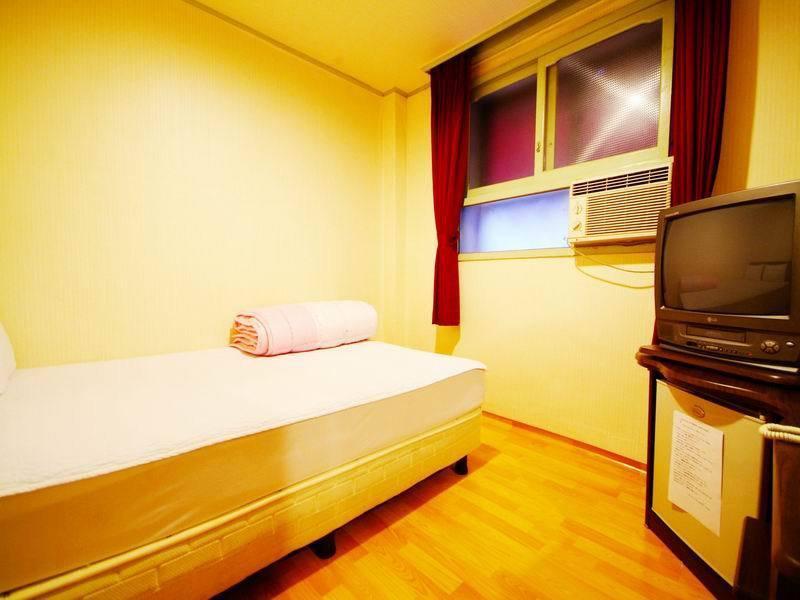 Beewon Hostel *